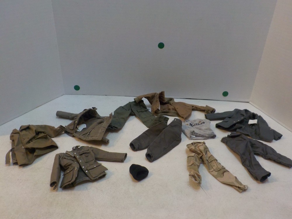 N A506 GI Joe Ultimate Soldier and Other Military Figure Clothing Lot