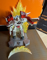 Transformers Titanium Series – Jetfire – Complete With Stand