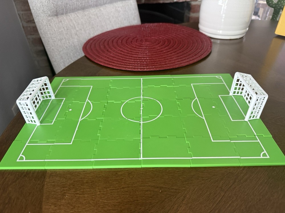 Zuru FIFA Ballers Full Field with 2 Goals Brand New In Bags