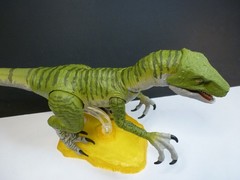 Jurassic Park World Amber Collection Charlie Velociraptor Mattel