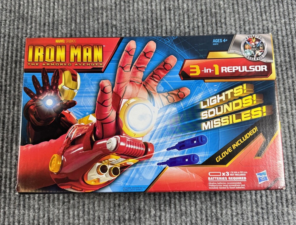 Iron Man Repulsor 3 in 1 Lights Sounds & Missiles Glove by Hasbro 2010 Sealed
