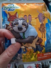 Disney Zootopia 2 Character Blind Bag Figural Magnet CHASE – Flash