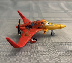 Disney Pixar Planes Diecast Gunnar Nordic 12 & Ishani Indian Racer #6