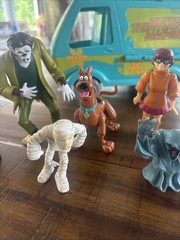 Scooby Doo The Mystery Machine Playset Van With 7 Figures Scooby Shaggie + More