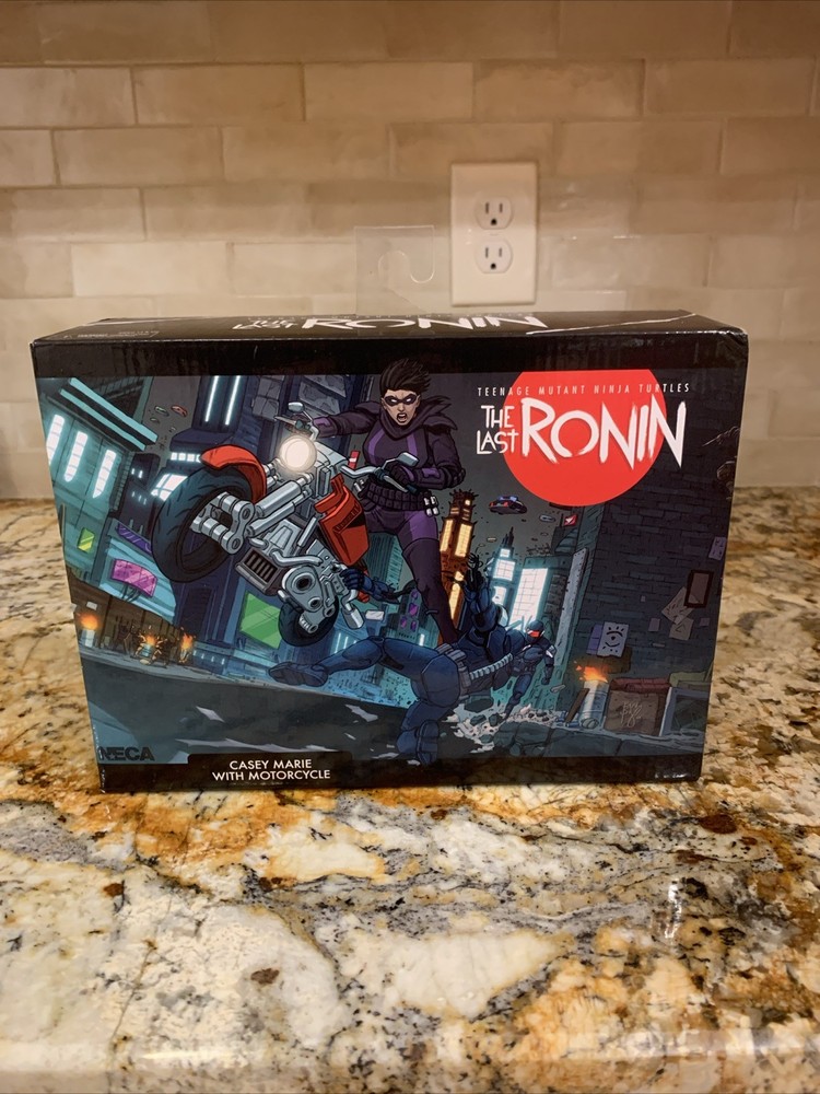 Neca Teenage Mutant Ninja Turtles The Last Ronin Casey Marie w/ Motorcycle TMNT