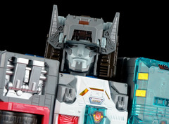 Fortress Maximus Titan Class SDCC Exclusive | Transformers Generations Titans R