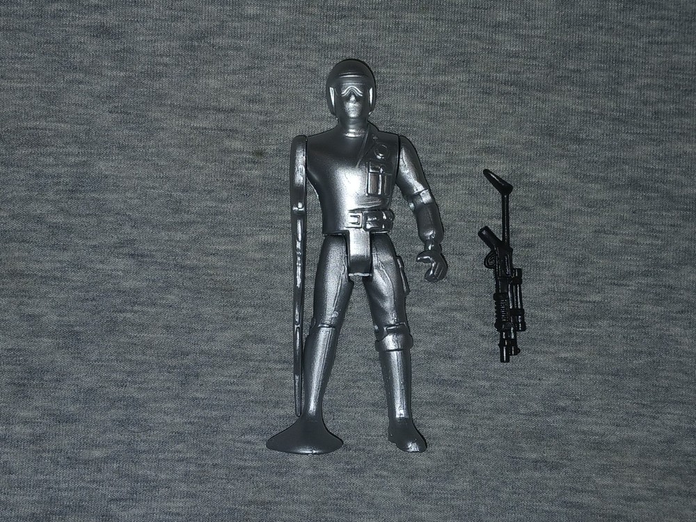 Vintage Toy Island Terminator 2 Judgement Day 3.75″ T-1000 figure with weapon