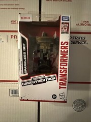 Transformers War For Cybertron SPARKLESS BOT Netflix Walmart Exclusive Figure
