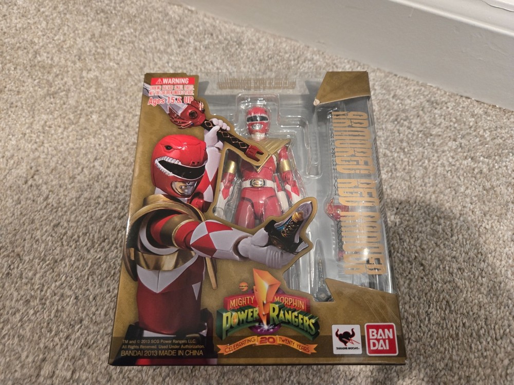 S.H. Figuarts Tamashii Nations Mighty Morphin Power Rangers Armored Red Ranger