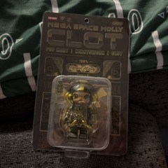 POPMART MEGA SPACE MOLLY Clot Green Thorn Collectible Model Toys 100% SEALED