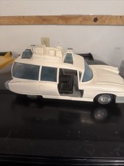 Vintage REAL GHOSTBUSTERS 1984 ECTO 1 Car Vehicle For Parts Restoration