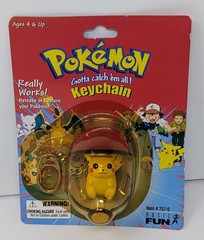 Pokemon Pikachu Pokeball Keychain 2000 #757-0 – Basic Fun- New – Factory Sealed!