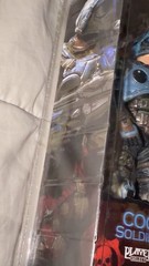 – DAMAGED – NECA / Player Select – Gears of War 2 : Cog Soldier – Action Figure