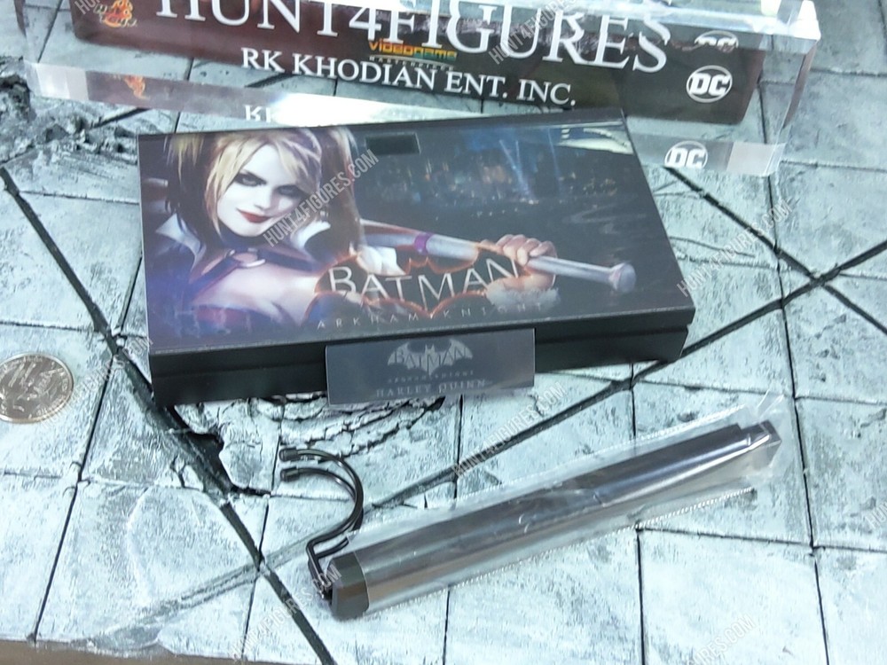 Hot Toys VGM41 DC Arkham Knight Harley Quinn 1/6 action Figure’s base stand only