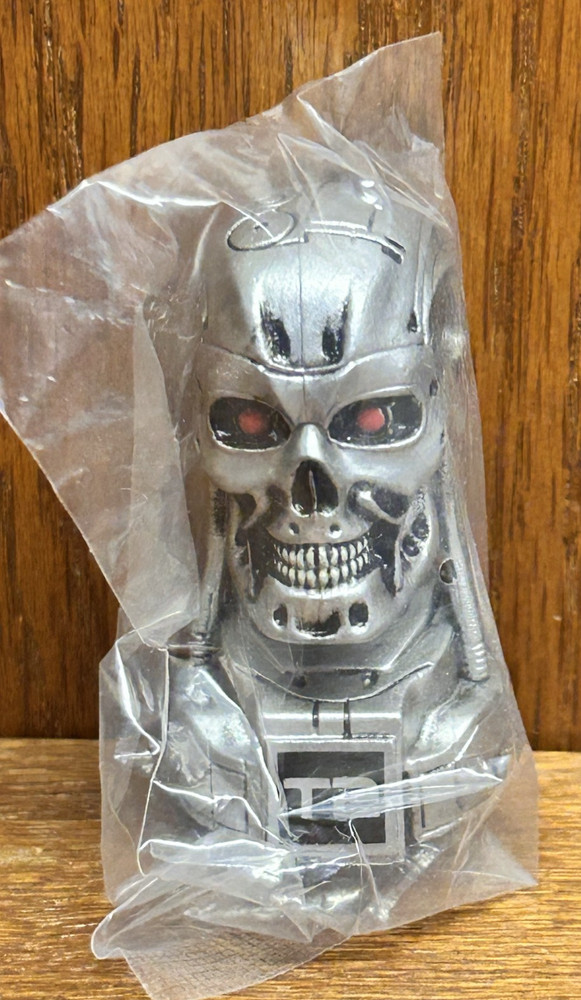Terminator 2 Collectible Figures T-800 Skull 2″