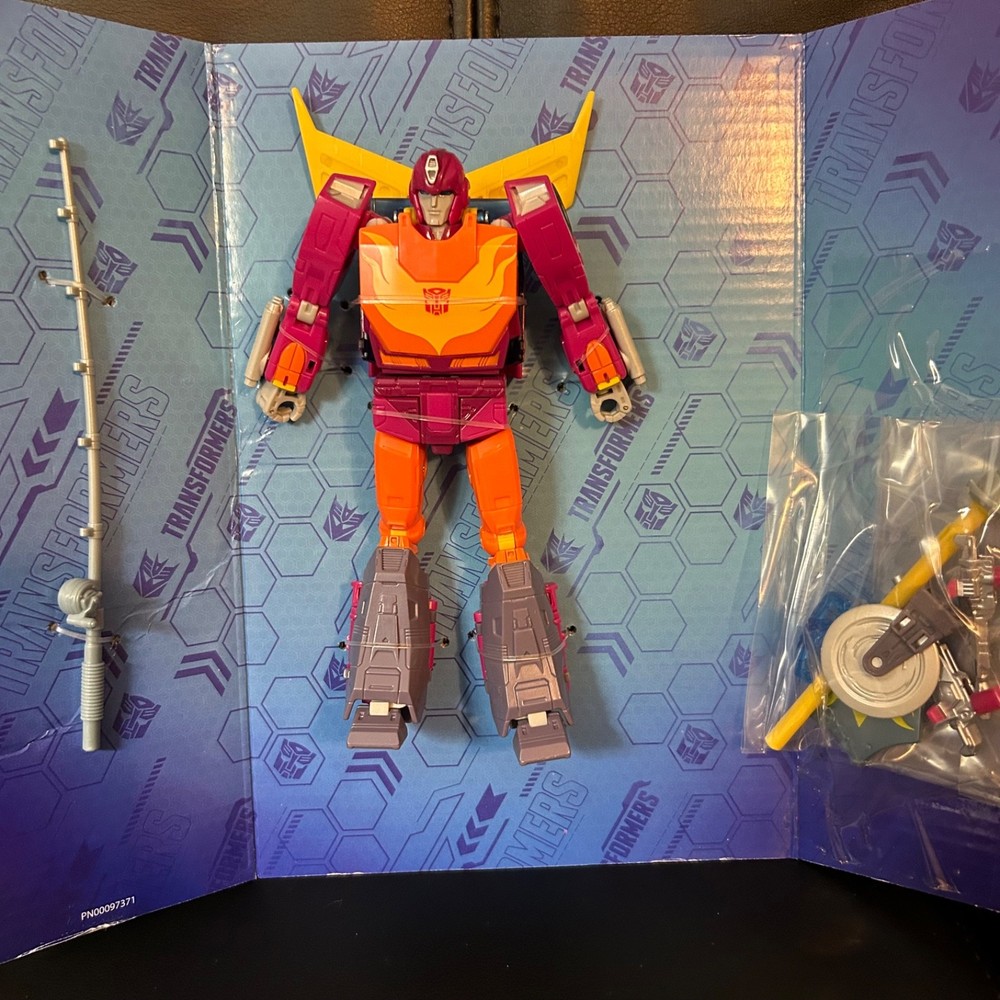 2026 TRANSFORMERS MOVIE STUDIO SERIES COLLECTION VOYAGER 86 HOT ROD Opened box