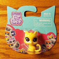 Littlest Pet Shop Teeny Tiny Pets Hasbro Yellow Cat Kitten Brand New in Box