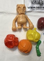 Vintage SECRET BASE KAIJU REAL HEAD DIY COLOR SET IN BAG TOY TOKYO 2007