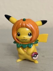 HALLOWEEN PIKACHU POKEMON 1.5” ACTION FIGURE TOY (PRE-OWNED)
