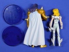 KNIGHTS OF THE ZODIAC SAINT SEIYA SET OF 2 TAURUS ALDEBARAN CYGNUS HYOGA BANDAI