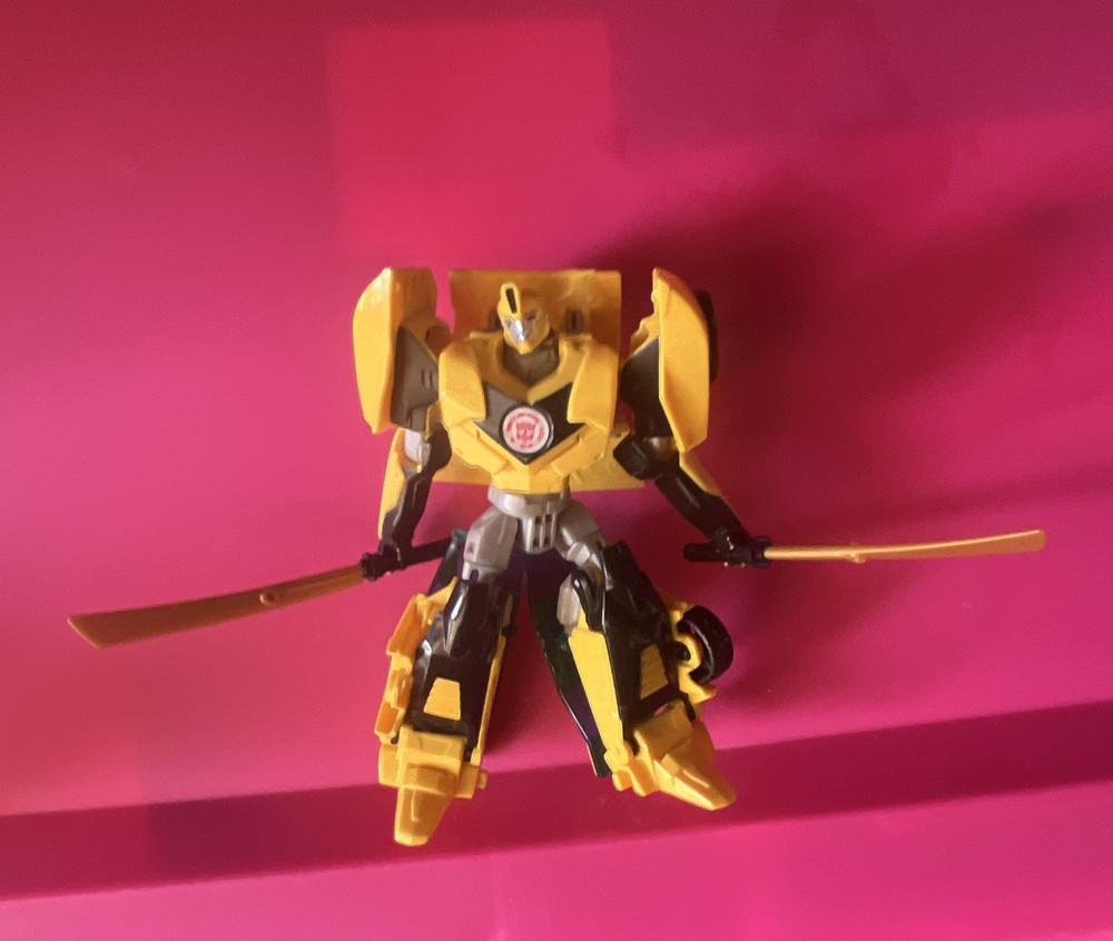 Hasbro Transformers Bumblebee Autobot Figure Yellow/Black w/ Sword