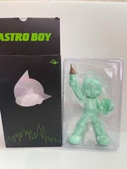Rare NIB Astro Boy ToyQube Statue of Liberty FYE Exclusive Glow in the dark GID