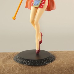 19.5cm Pirate Nami Battle Scene PVC Action Figure Collection Toy Doll Gift