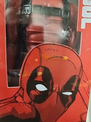 Marvel Deadpool Movie 12-inch Deadpool Action Figure DAMAGED PACKAGING