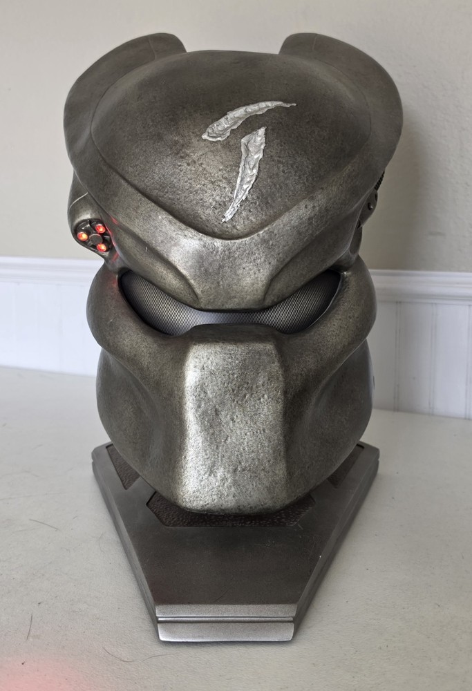 Sideshow 1:1 Scar Predator Light-Up Mask Prop Alien vs. Predator AVP LE #74/1000
