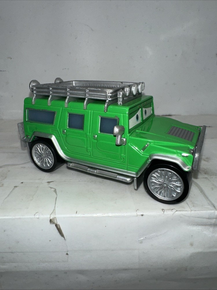 TJ Disney Pixar Cars Deluxe Mega Size Diecast Hummer #18