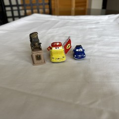 Disney Pixar Cars Lot Of 5 Die cast & Plastic Luigi Tia Chuki Stanley NICE!!