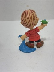 Linus van Pelt Blanket Charlie Brown Peanuts 3″ PVC Figure Just Play