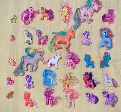 My Little Pony Lot of 30 Vintage & Modern Pegasus & Unicorns Various Sizes