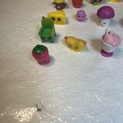 Mini Shopkins lot of 30 mini figures mixed series plus accessories