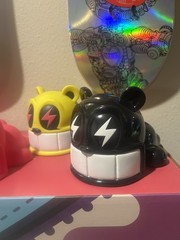 Full Set of Kidrobot Reach Bears Vinyl Figures 6″ Designer Urban Art 2008