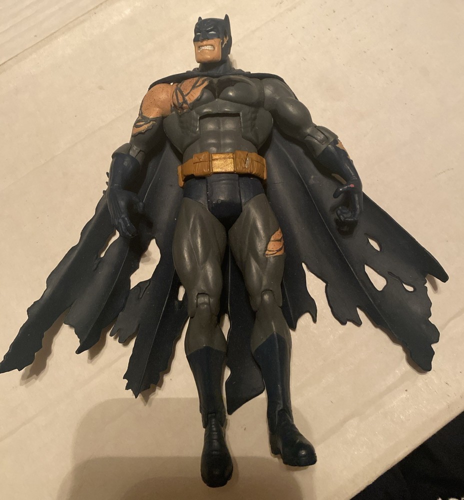 DC DIRECT BATTLE DAMAGED BATMAN INFINITE CRISIS SERIES 2 ACTION FIGURE