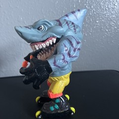 VINTAGE 1994 MATTEL STREET SHARKS BLADES ACTION FIGURE STREEX ROLLER BLADER TOY