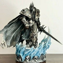 World of Warcraft Lich King Arthas Statue 40cm LED GK figure Collect models New
