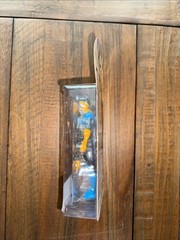 McFarlane Skybound Invincible Exclusive Yellow Suit Atom Eve Action Figure