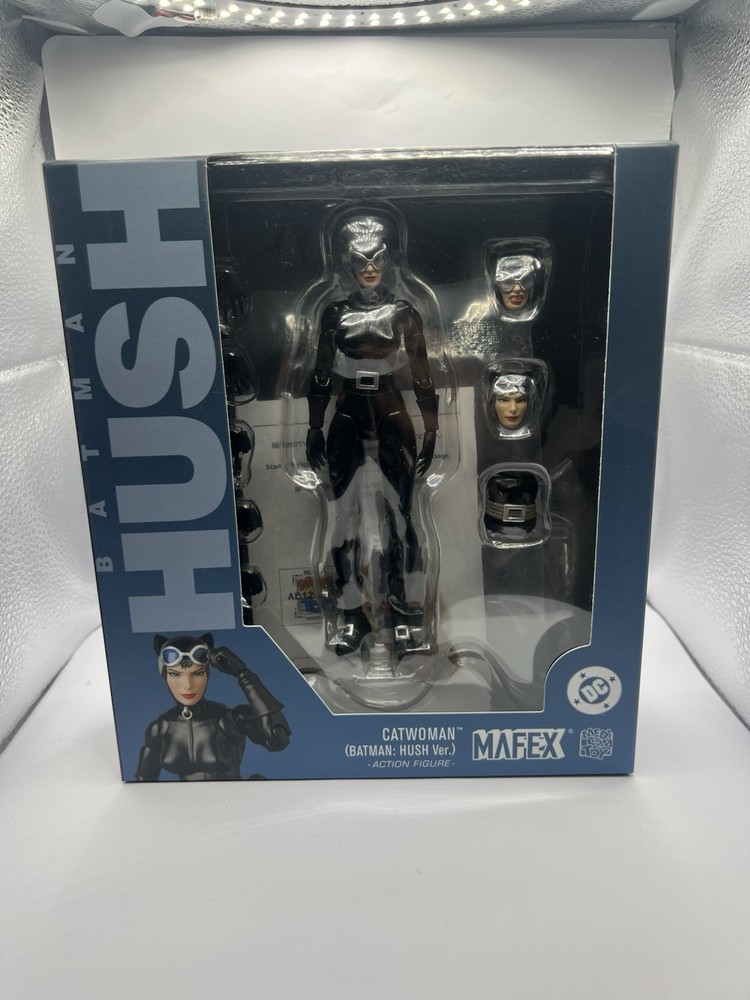 MAFEX No.123 Catwoman {Batman: Hush Reissue} (US SELLER)