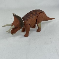 Jurassic World Fallen Kingdom Roarivores Triceratops Park Dinosaur Figure Toy