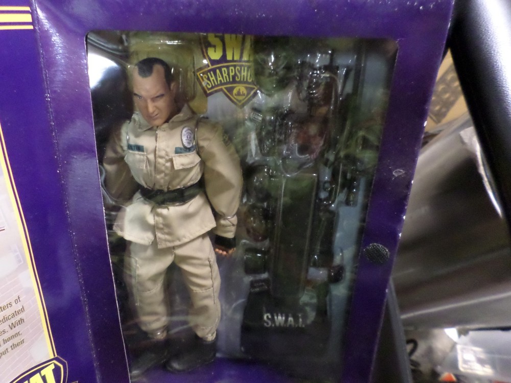 21st CENTURY TOYS – America’S Finest 1/6 Swat Sharpshooter in box
