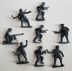 TOY SOLDIERS 8 German WWII Plastic Grey Plastic 50mm 2″ Lot Set 8 Pcs Vintage