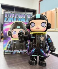MEGA Space Molly Erebus 400% Collectible Figure (Sealed)