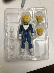 S.H. Figuarts Dragon Ball Z Super Saiyan Vegeta Premium Color 1.0 2015 Complete