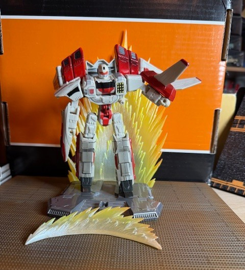 Transformers Titanium Series – Jetfire – Complete With Stand
