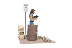 Chuck Norris Invasion USA 7-Inch Matt Hunter Figure With Diorama