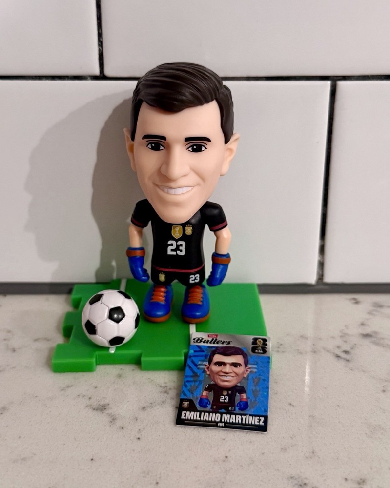 ZURU FIFA World Cup Soccer Figure Ballers Emiliano Martinez Argentina Football