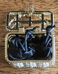 2 ZURU SURPRISE MINI BRANDS MINI FASHION HANDBAGS, BAGS, PURSES, PREOWNED MINT