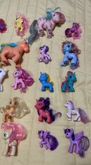 My Little Pony Lot of 30 Vintage & Modern Pegasus & Unicorns Various Sizes